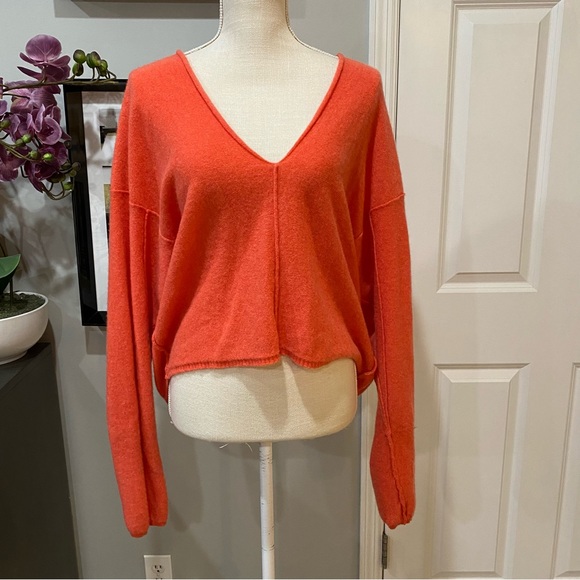 Free People 100% Cashmere V Neck Sweater Pink Size Medium - Picture 2 of 6